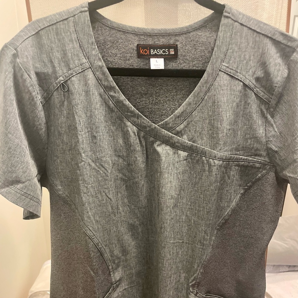 Women's Koi work scrubs set in Grey